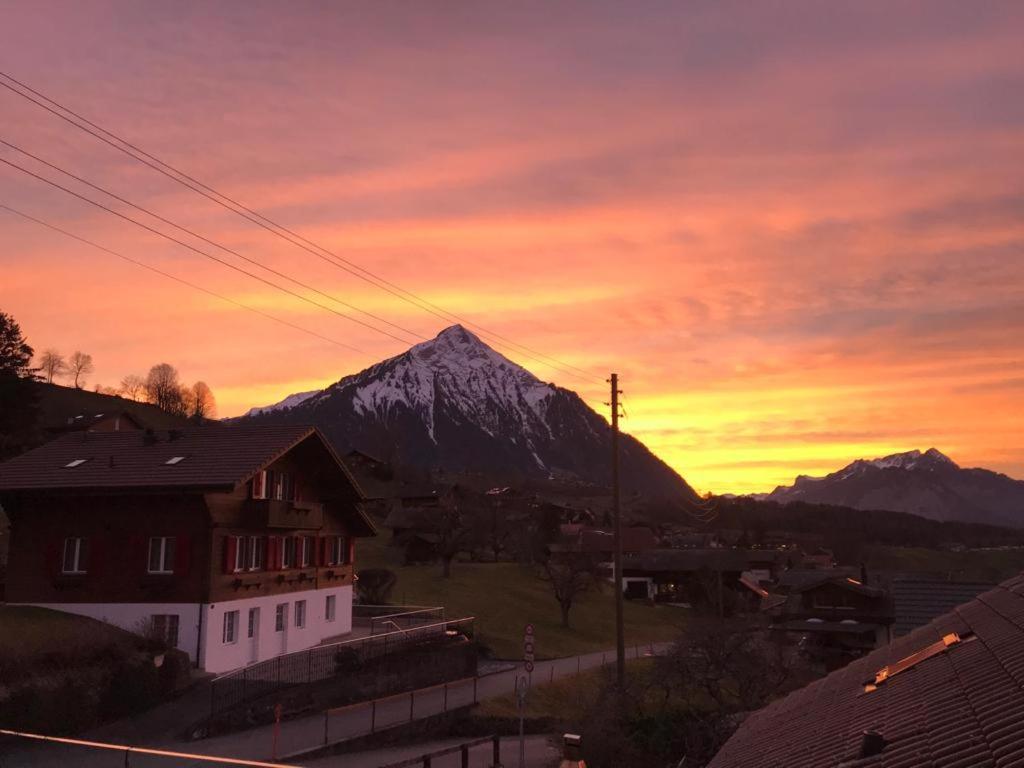 Moderne Unterkunft Mit Panoramablick Auf Thunersee Krattigen Dış mekan fotoğraf